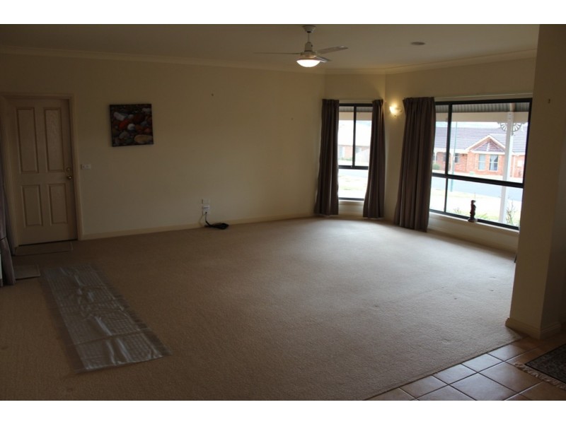 6 Georgia Place, Bathurst NSW 2795