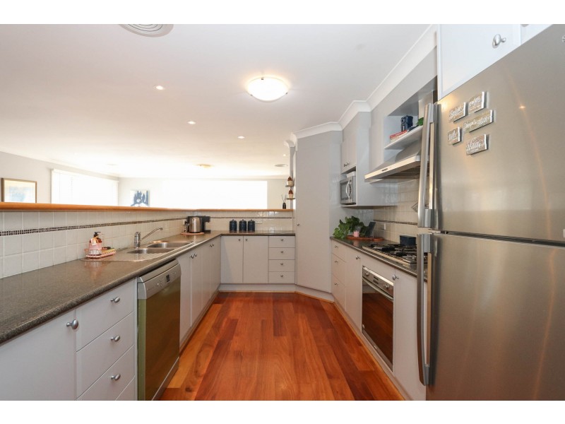 2 NORTHCOTT DRIVE, West Bathurst NSW 2795