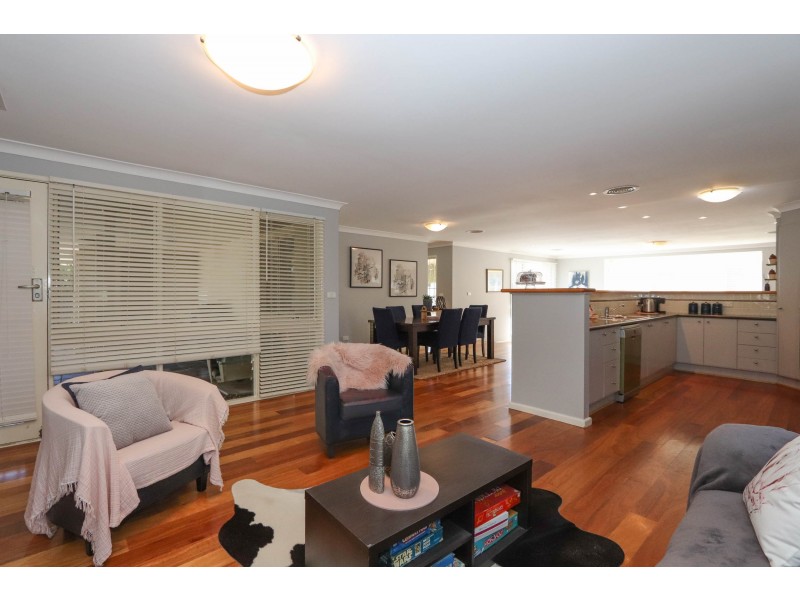2 NORTHCOTT DRIVE, West Bathurst NSW 2795