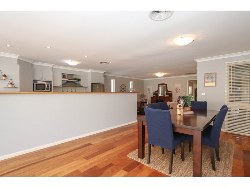 2 NORTHCOTT DRIVE, West Bathurst NSW 2795