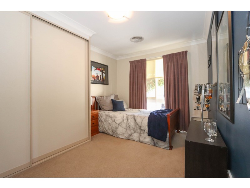 2 NORTHCOTT DRIVE, West Bathurst NSW 2795
