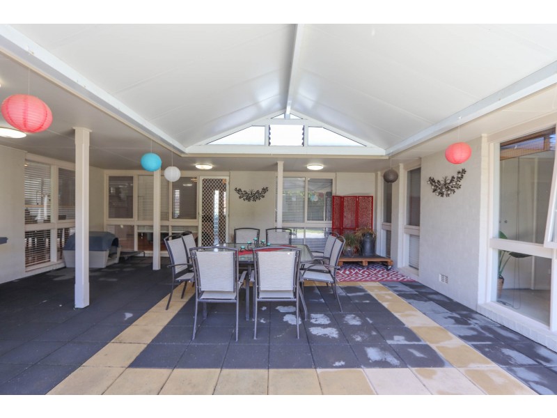 2 NORTHCOTT DRIVE, West Bathurst NSW 2795