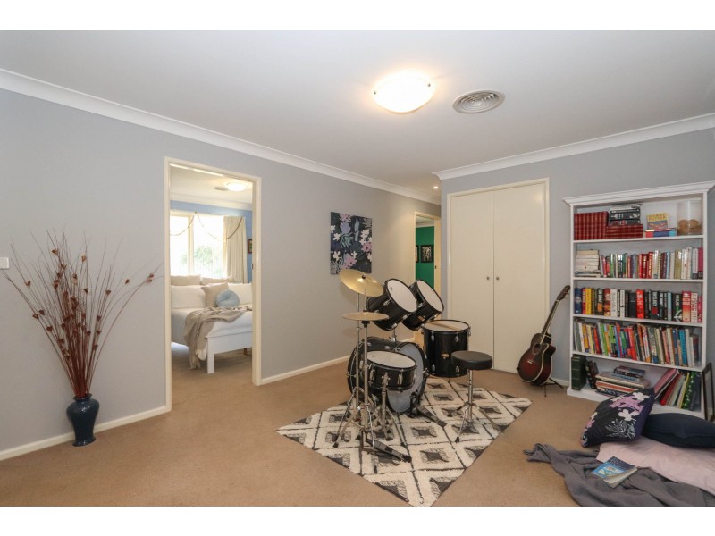2 NORTHCOTT DRIVE, West Bathurst NSW 2795