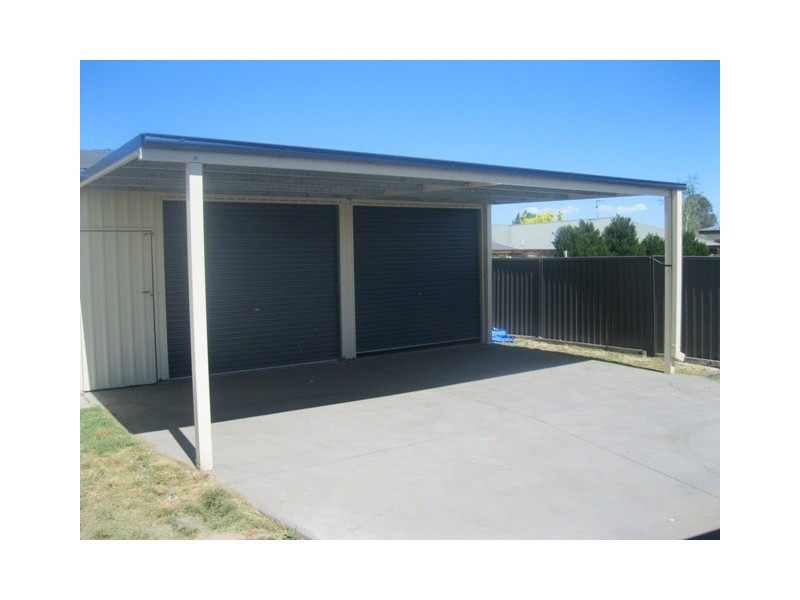 22 Willott Close, Bathurst NSW 2795