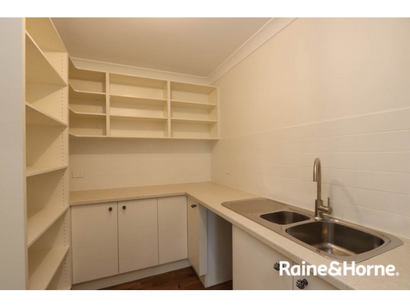 14 Governors Parade, Windradyne NSW 2795