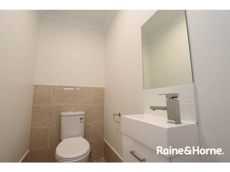 14 Governors Parade, Windradyne NSW 2795