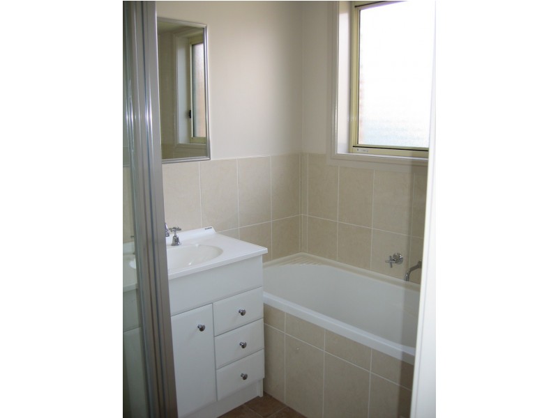 2/75 Stanley Street, Bathurst NSW 2795