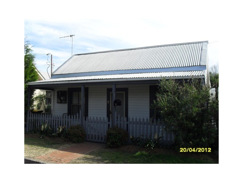 9 Devonshire Lane, Bathurst NSW 2795