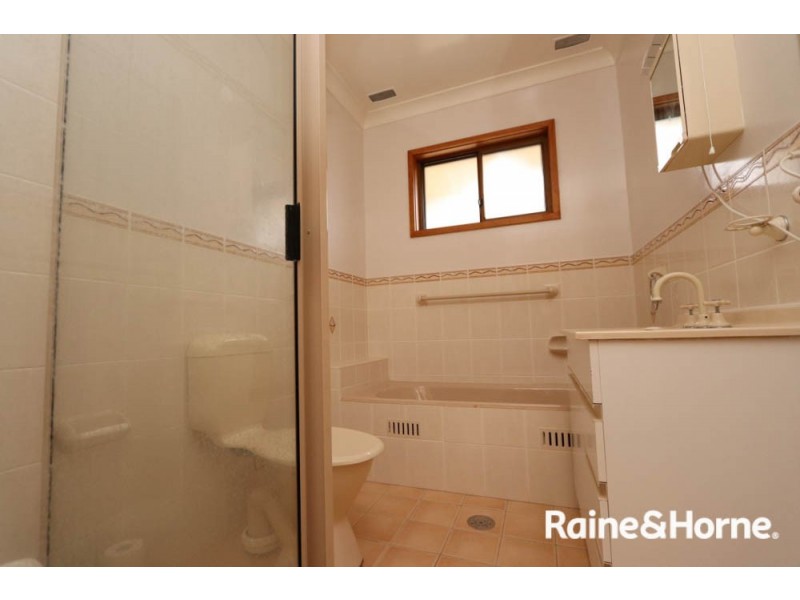 17 Vine Street, South Bathurst NSW 2795