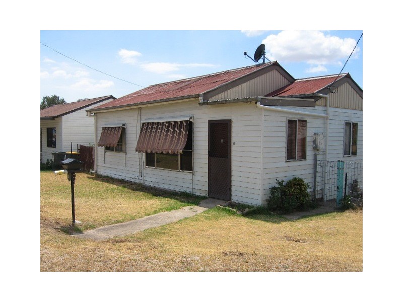 12 Moresby Way, Bathurst NSW 2795