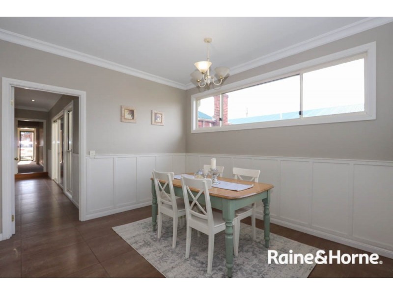 136 Bentinck Street, Bathurst NSW 2795