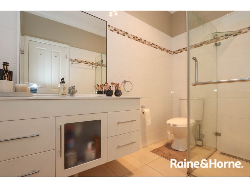 136 Bentinck Street, Bathurst NSW 2795