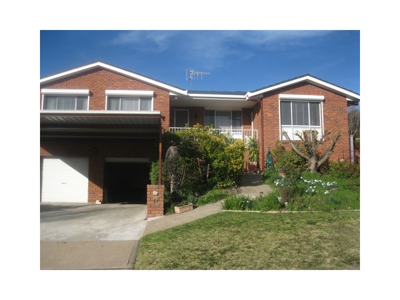 22 Pellion Pl, Bathurst NSW 2795