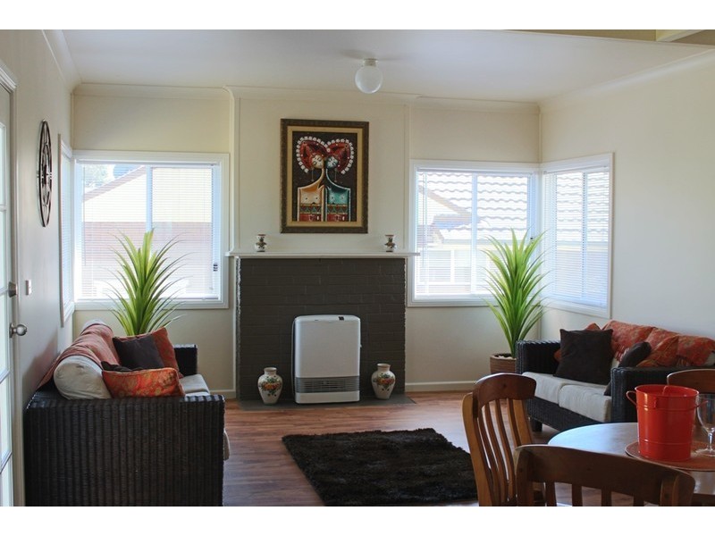 1 Moodie Place, Bathurst NSW 2795