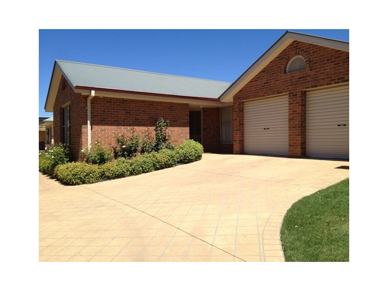 2b Park street, Bathurst NSW 2795