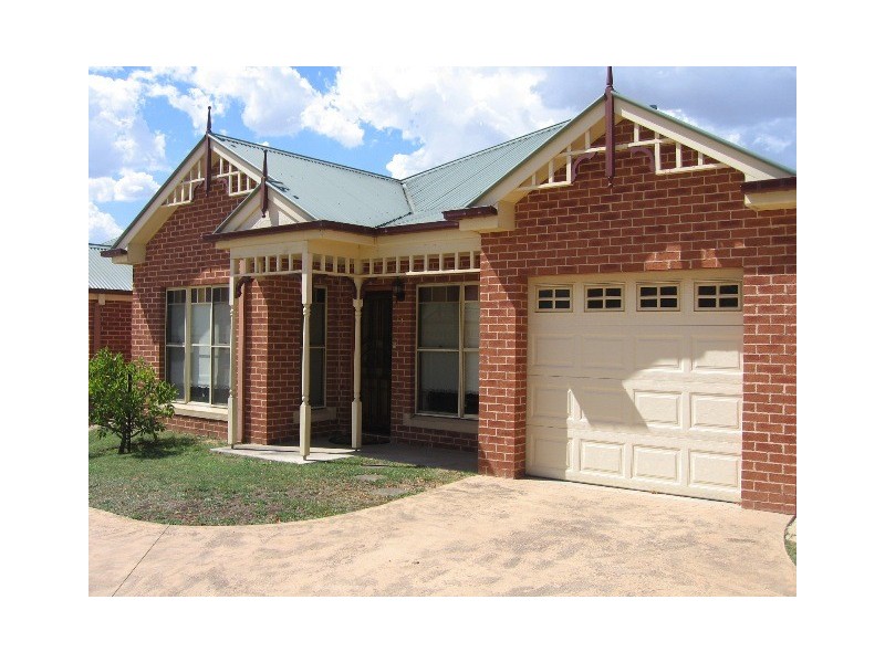 3/299a George St, Bathurst NSW 2795