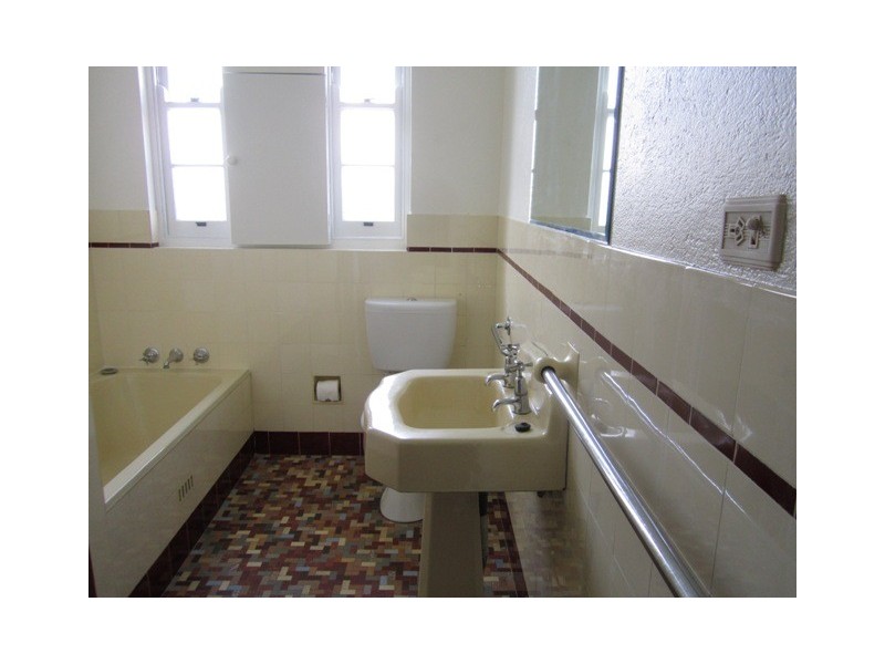 157 Mitre Street, Bathurst NSW 2795