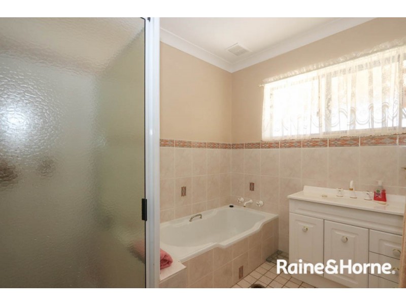 8 Park Street, Eglinton NSW 2795