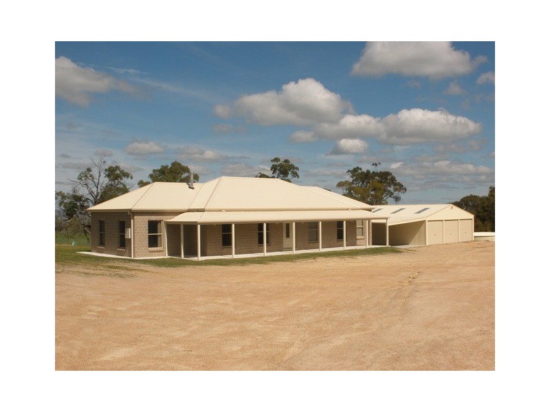 52 Turondale Rd, Bathurst NSW 2795