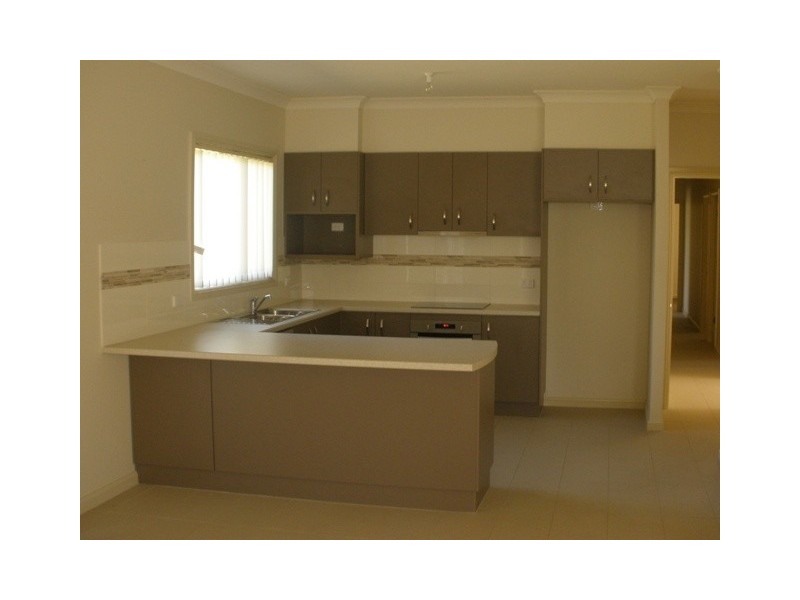 52 Turondale Rd, Bathurst NSW 2795