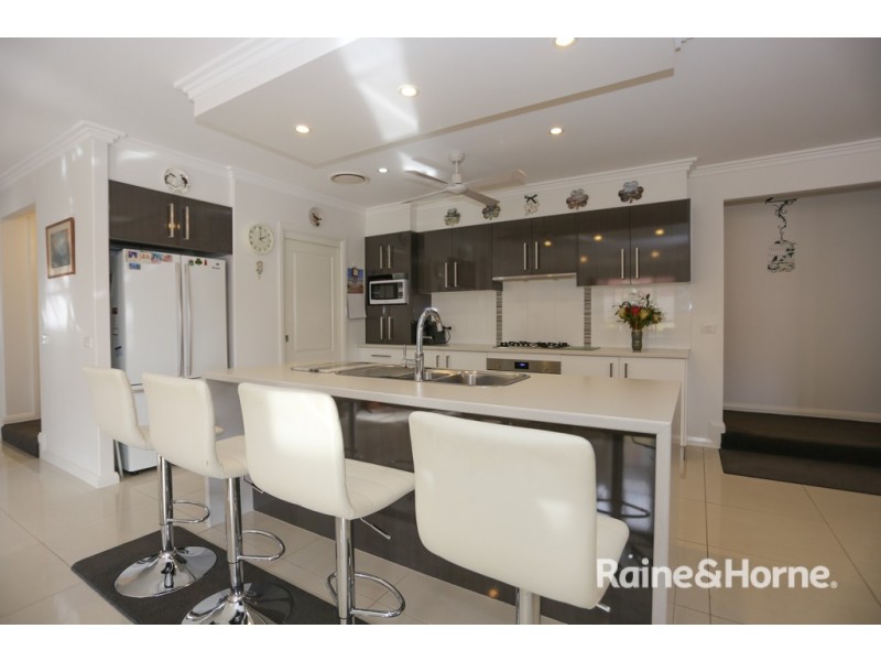 6 She Oak Close, Kelso NSW 2795