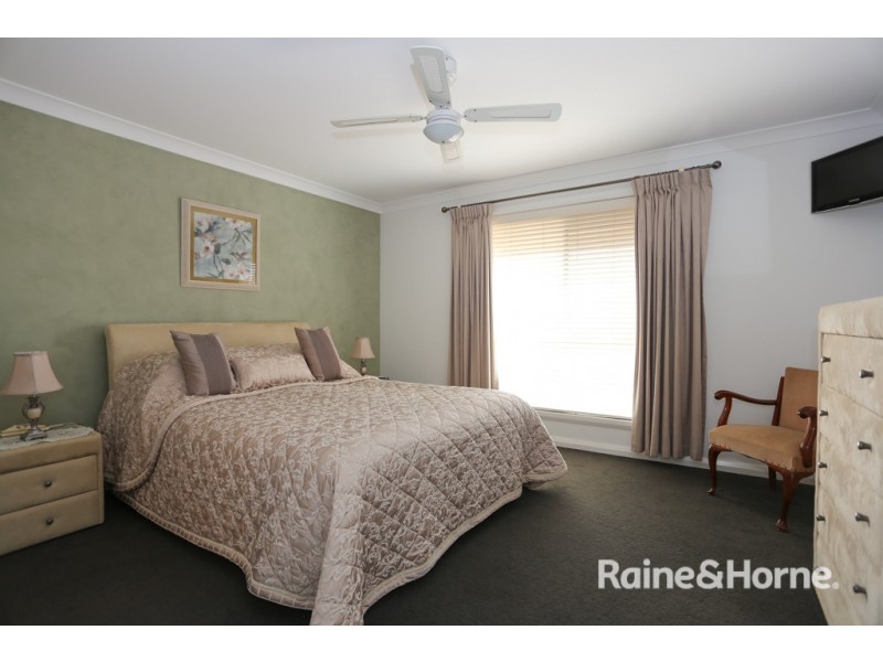6 She Oak Close, Kelso NSW 2795