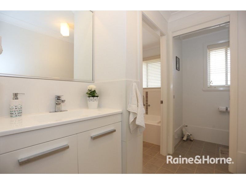 6 She Oak Close, Kelso NSW 2795