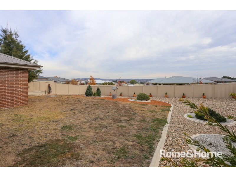 6 She Oak Close, Kelso NSW 2795