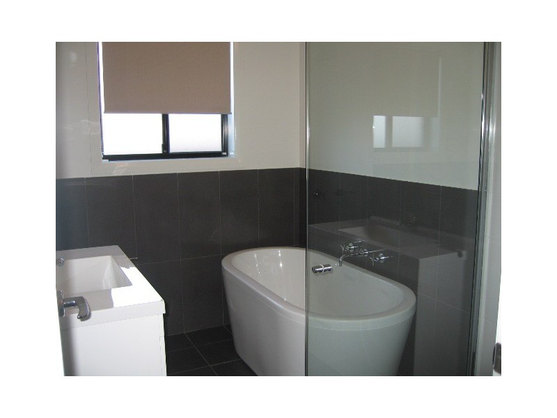 28 Amber Close, Bathurst NSW 2795