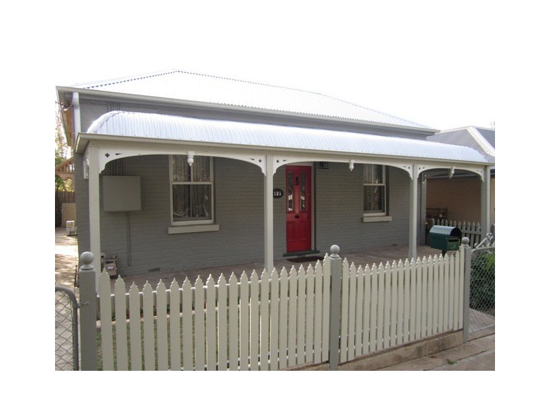 121 Peel Street, Bathurst NSW 2795