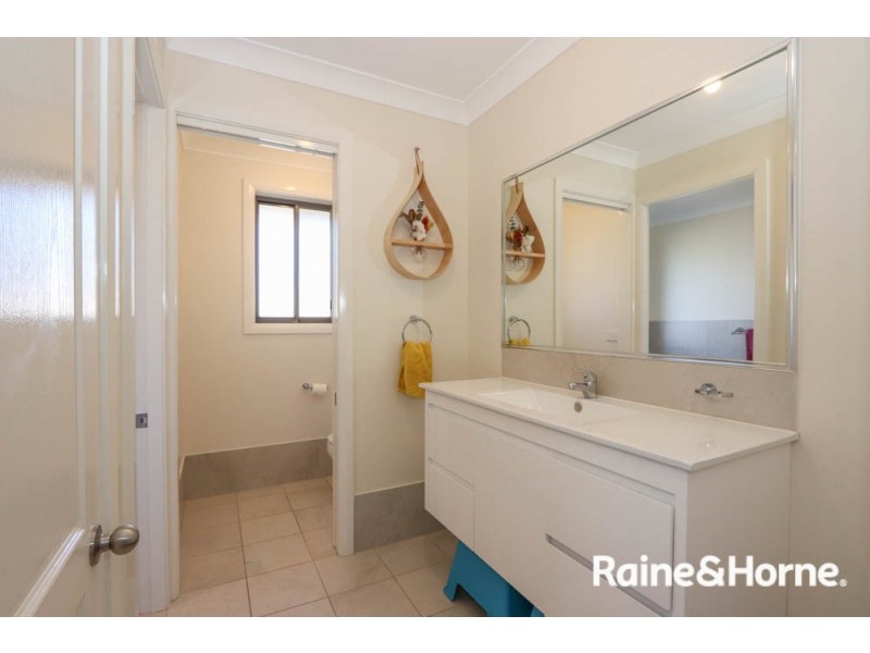 68 Wentworth Drive, Kelso NSW 2795