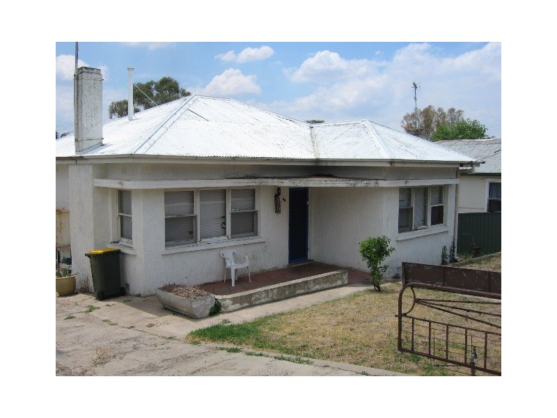 69 Commonwealth Street, Bathurst NSW 2795