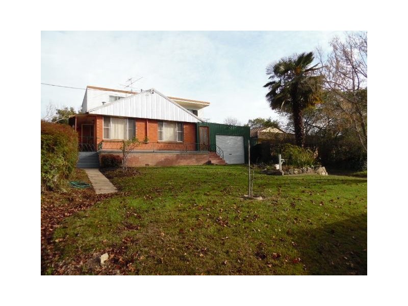 17  Raglan Street, Bathurst NSW 2795