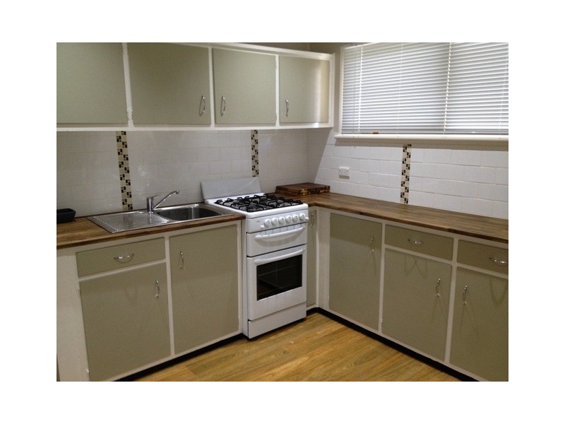 9 Lewins St, Bathurst NSW 2795