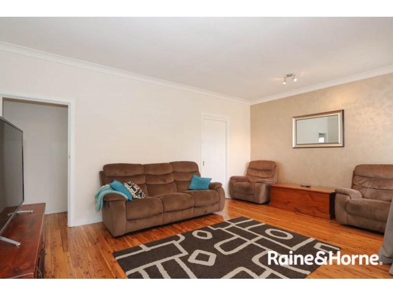 12 Durham Street, Bathurst NSW 2795