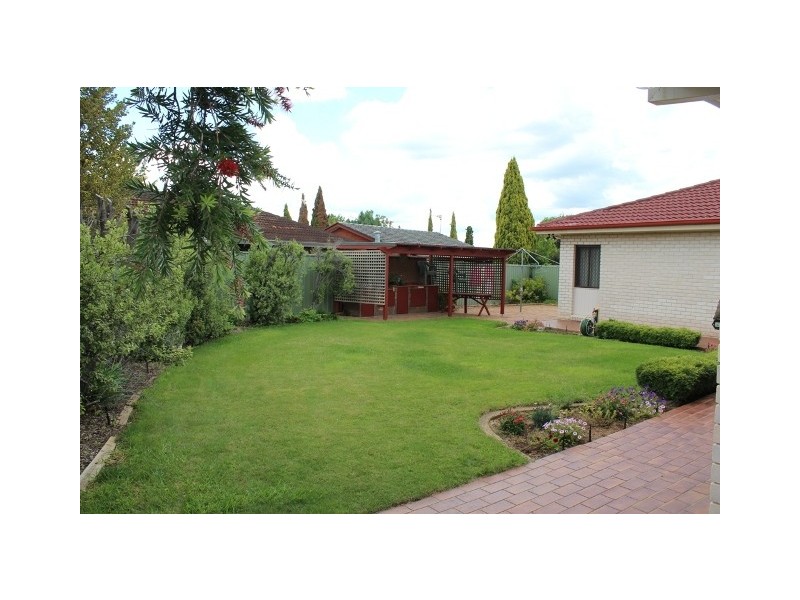6  Dunrossil Crescent, Bathurst NSW 2795
