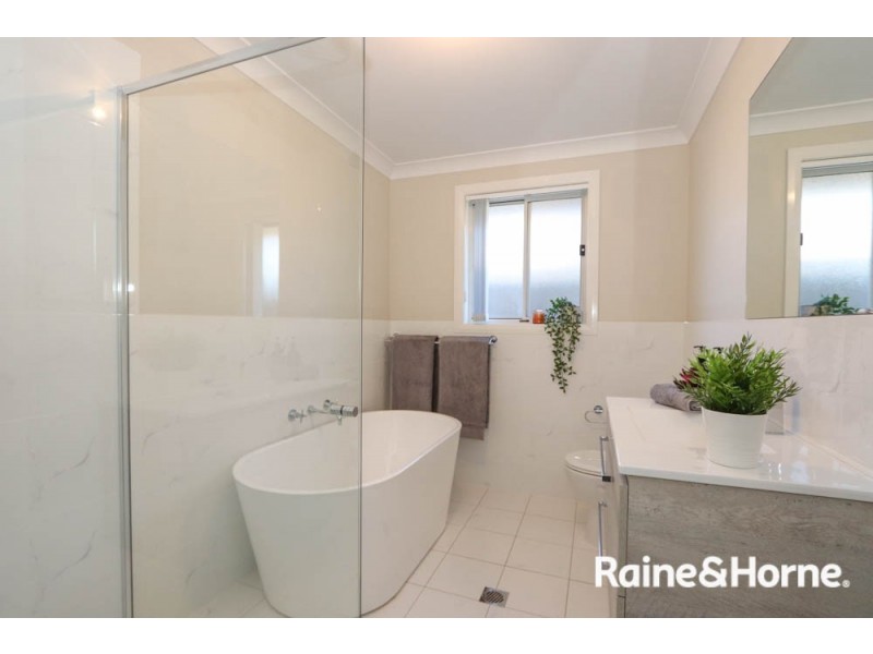 4 Maxwell Drive, Eglinton NSW 2795