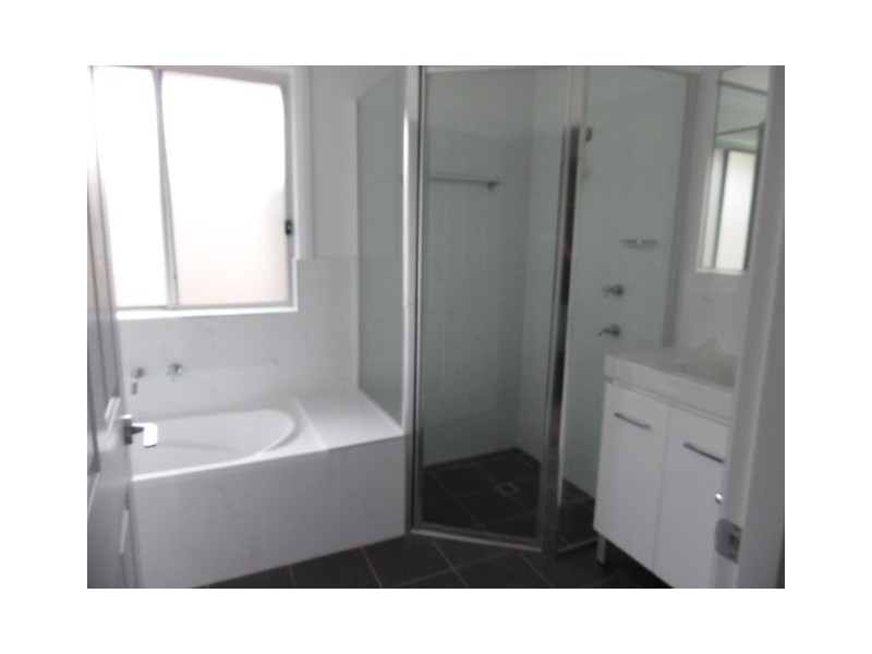 13A Parer Rd, Bathurst NSW 2795