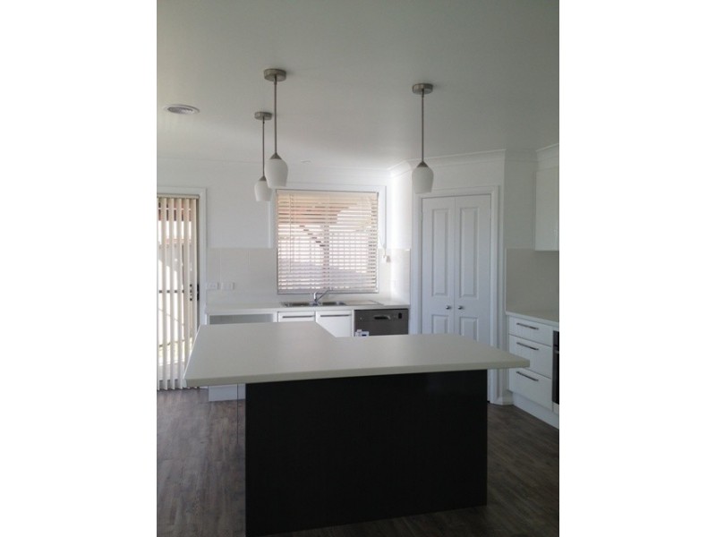 13A Parer Rd, Bathurst NSW 2795