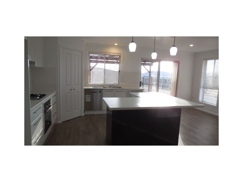 13B Parer Rd, Bathurst NSW 2795