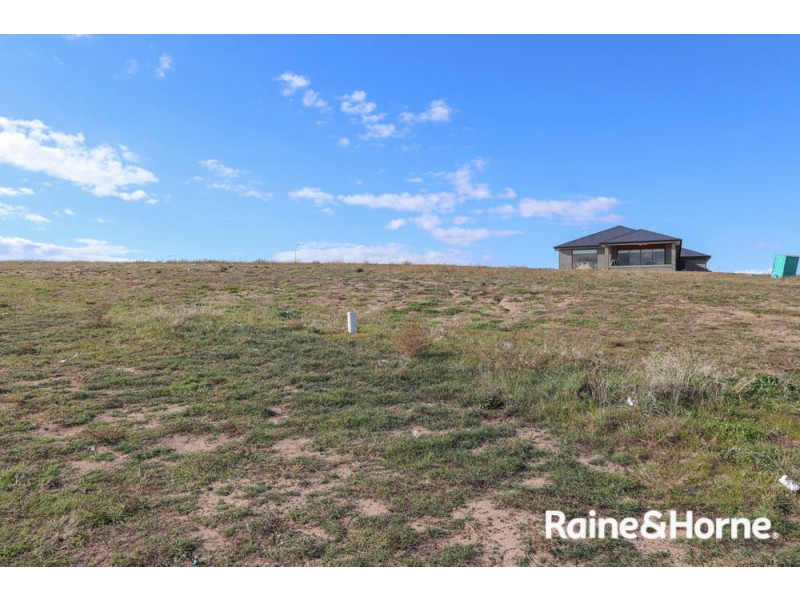 6 Dovey Drive, Kelso NSW 2795