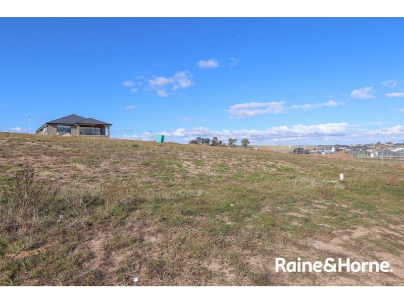 6 Dovey Drive, Kelso NSW 2795