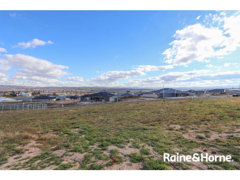 6 Dovey Drive, Kelso NSW 2795