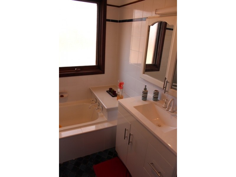 30  Alcheringa Rd, Bathurst NSW 2795