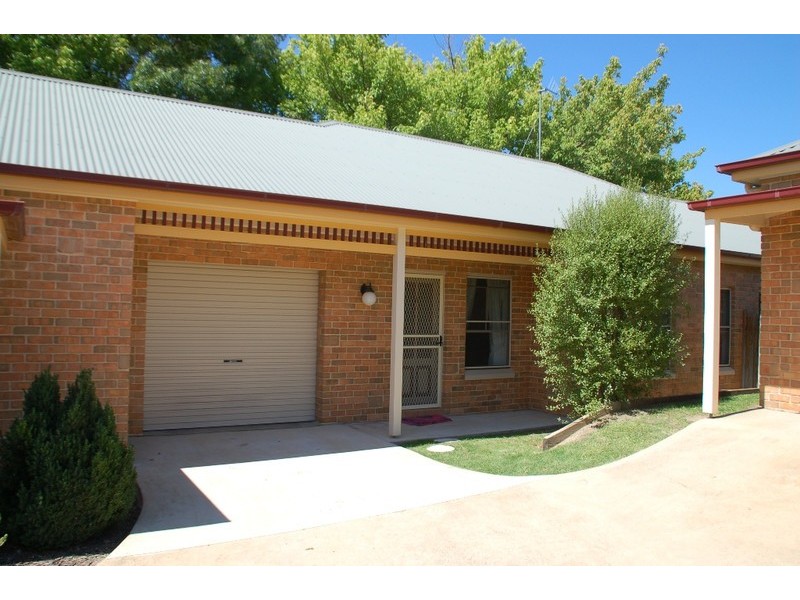 2/359 Rankin Street, Bathurst NSW 2795