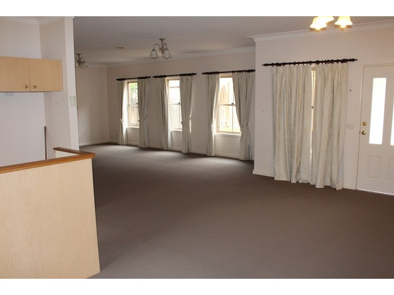 2/359 Rankin Street, Bathurst NSW 2795