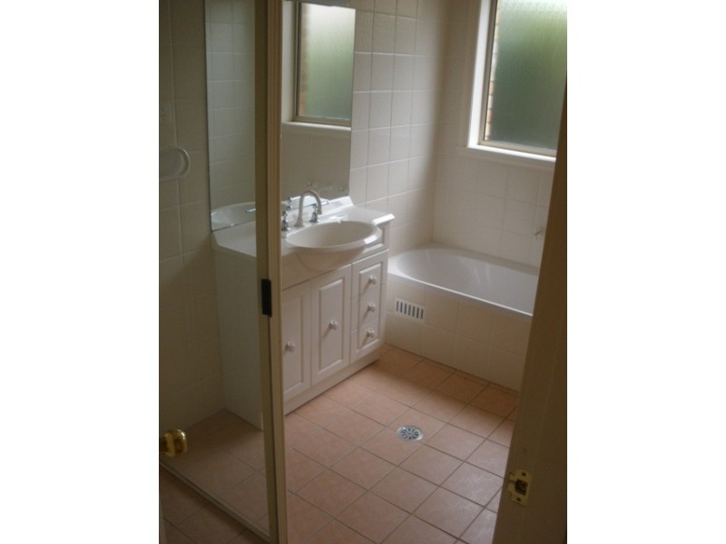 2/359 Rankin Street, Bathurst NSW 2795