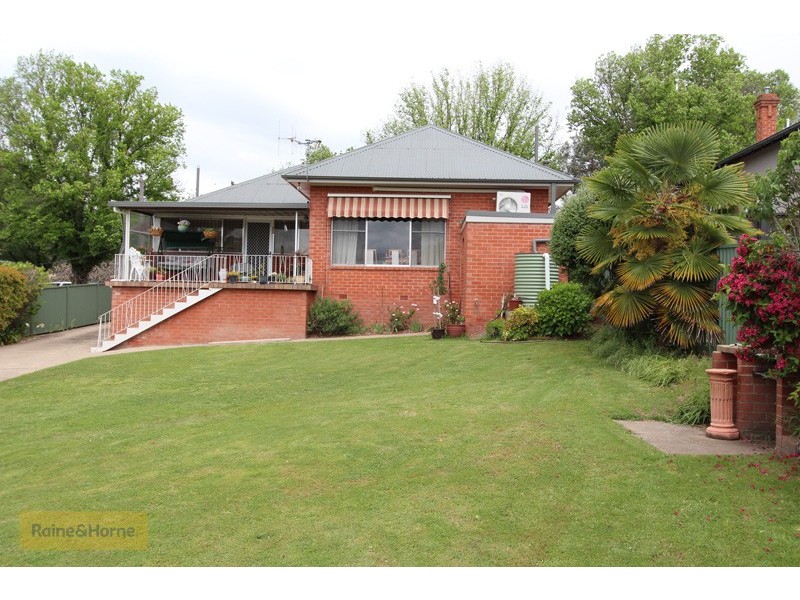 241 Keppel Street, Bathurst NSW 2795