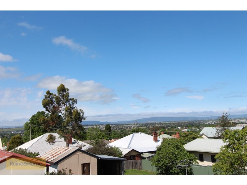 241 Keppel Street, Bathurst NSW 2795