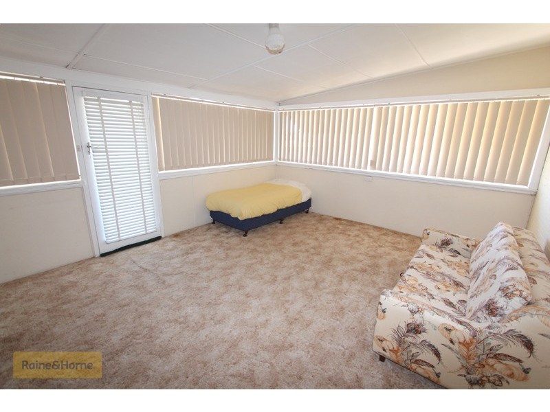 241 Keppel Street, Bathurst NSW 2795